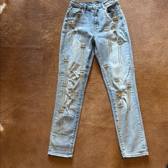 AKIRA Blue Straight Leg Distressed Jeans - Picture 3 of 12
